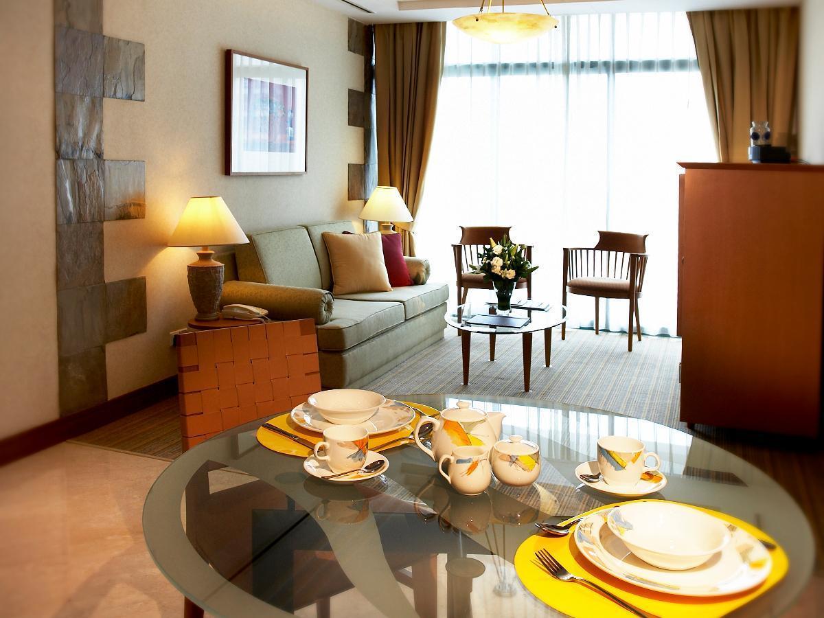 Fraser Place Robertson Walk Singapore Exteriör bild A typical living room in a serviced apartment